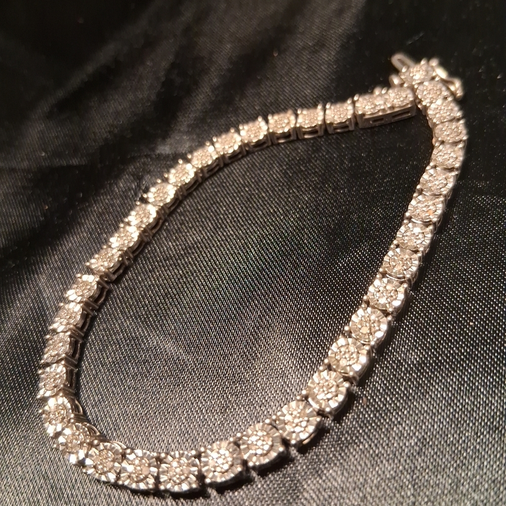 P54. Vintage Stamped KRN 925 Sterling Silver Diamond Tennis Bracelet, 7.25"